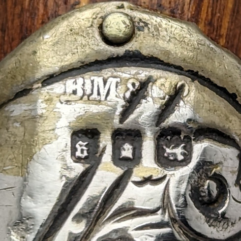 1922 British antique gentleman's walking stick brown stem sterling silver embossed decoration curved handle 90cm